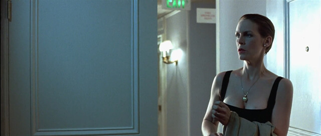 Jamie Lee Curtis sexy, Tia Carrere sexy – True Lies (1994)