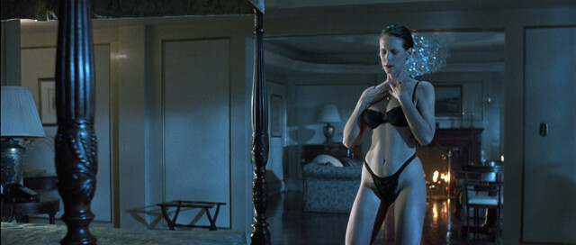 Jamie Lee Curtis sexy, Tia Carrere sexy – True Lies (1994)