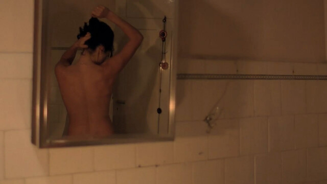 Ana Carolina Lima nude – Iluminados (2011)