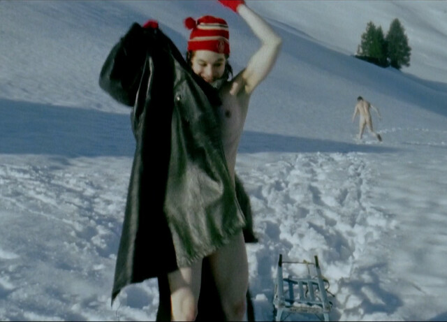 Isabelle Stoffel nude – The Flasher from Grindelwald (2000)