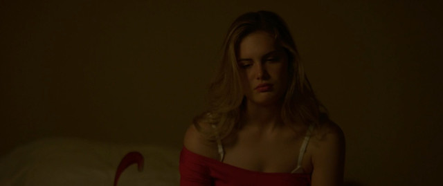 Jaci Jones sexy, Emily Peachey sexy, Belle Shickle sexy, Caroline Coleman sexy – Fishbowl (2018)