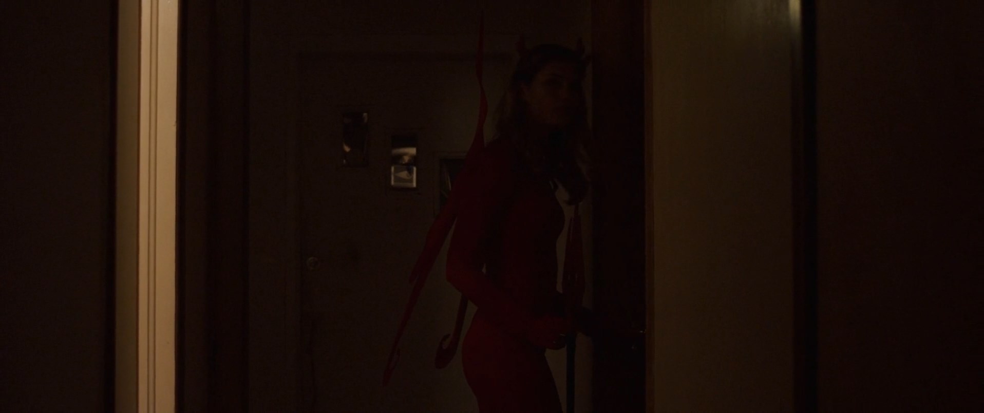 Jaci Jones sexy, Emily Peachey sexy, Belle Shickle sexy, Caroline Coleman sexy – Fishbowl (2018)