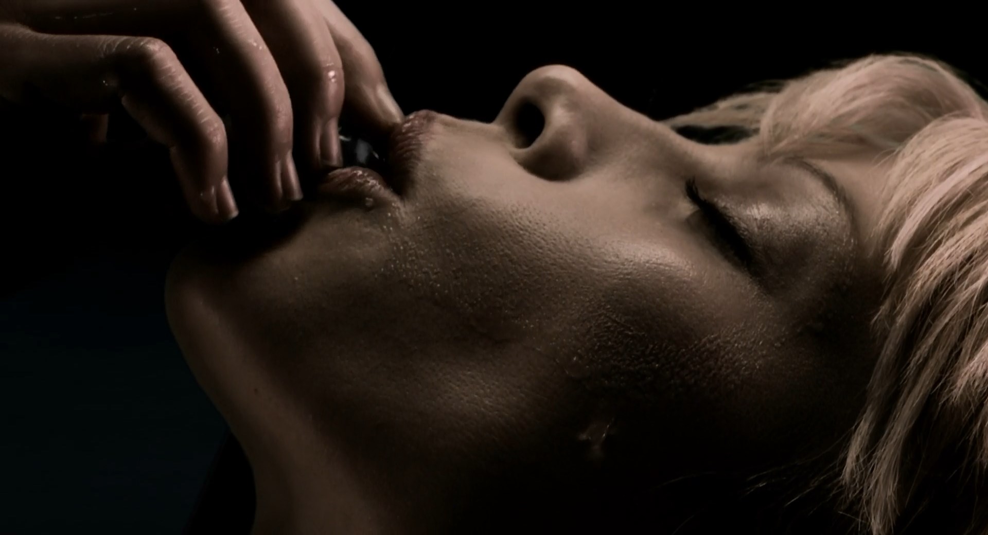 Nude Video Celebs Lauren German Sexy – Dark Country 2009