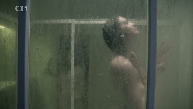 Michaela Petrekova nude – Hlava Meduzy s01e02 (2021)