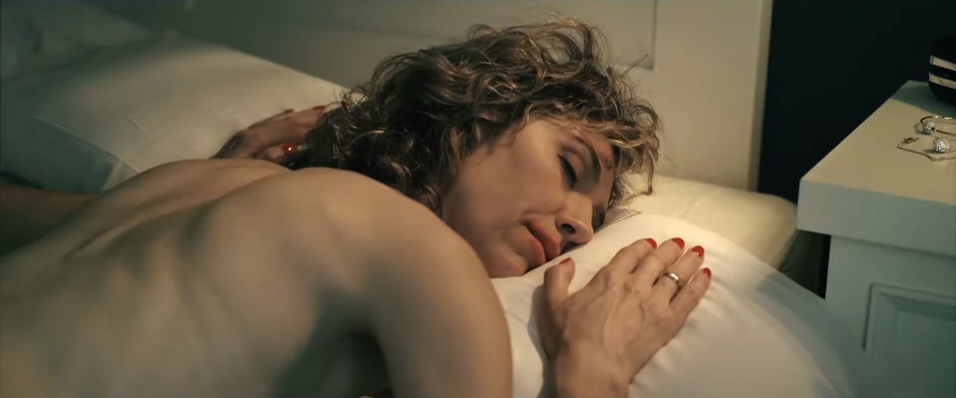 Olga Lozano sexy – The Driver (El Chofer) (2014)