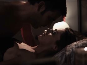 Elena Sanchez sexy – El hombre ideal (2011)