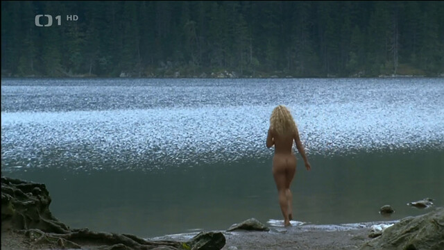 Lucia Molnarova nude – Tri zivoty (2007)