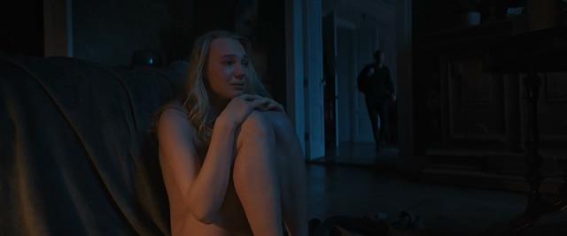 Marina Vasileva nude – Pobochnyi effekt (2020)