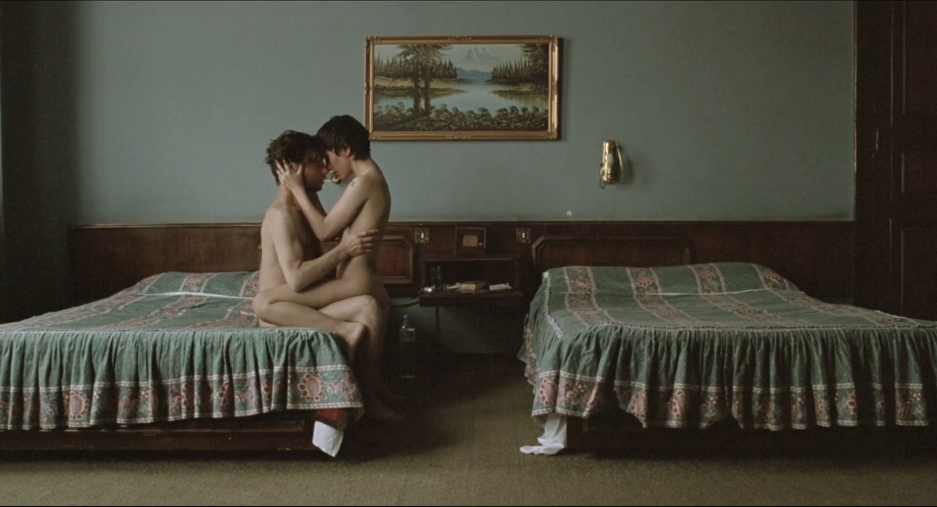 Sibel Kekilli nude – Gegen die wand (2004)