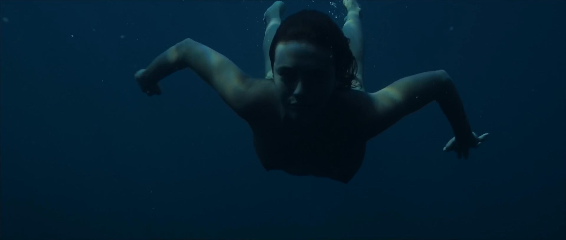 Julie Duval nude – La Mer est ma mere (2016)