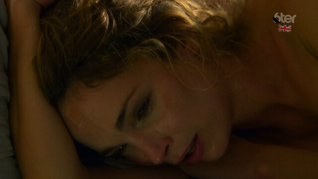 Claire Keim sexy – Dans la peau d'une grande (2011)