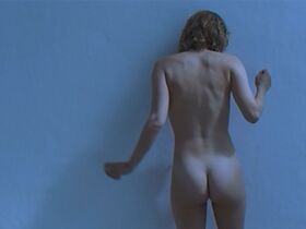 Sophie Quinton nude – Avril (2006)