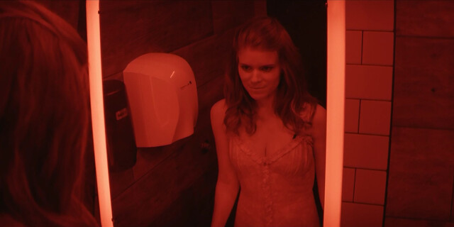 Kate Mara sexy, Camila Perez sexy – A Teacher s01e04 (2020)