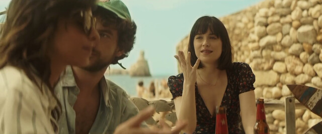 Dakota Johnson sexy, Natalia Tena sexy, Patricia Valley sexy – Vale (2015)