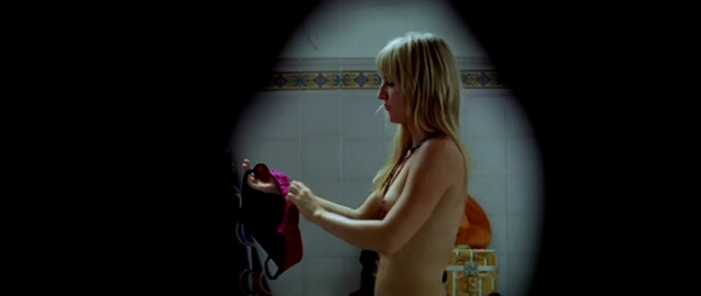 Amy Ball nude – Nino vudu (2004)