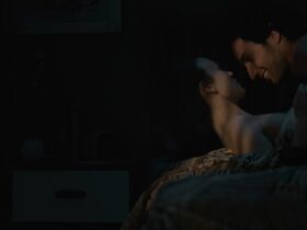 Keira Knightley sexy – Official Secrets (2019)