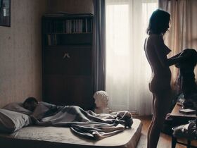 Darya Plakhtiy nude – Falling (2017)