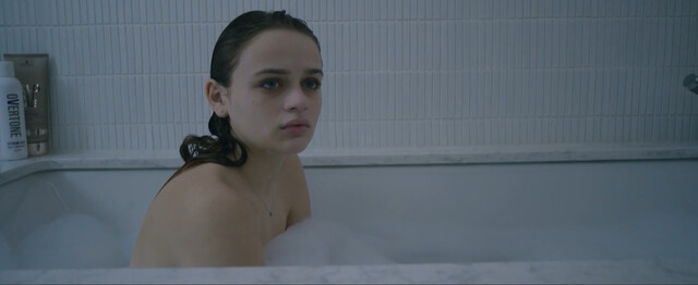 Joey King sexy – The Lie (2018)