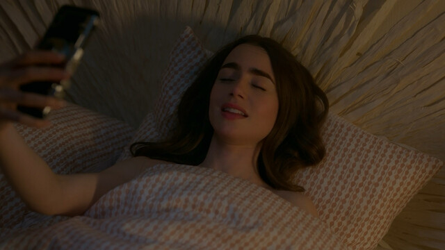 Lily Collins sexy – Emily in Paris s01e01-10 (2020)