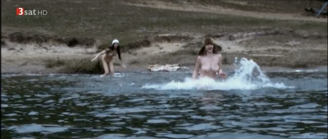 Anna Maria Muhe nude, Christina Drechsler nude – Novemberkind (2008)