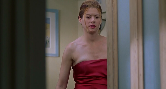 Debra Messing sexy – The Wedding Date (2005)