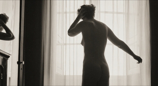 Julia Child nude - Julia (2021)