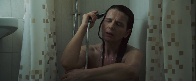 Juliette Binoche sexy - Between Two Worlds (Ouistreham) (2021)