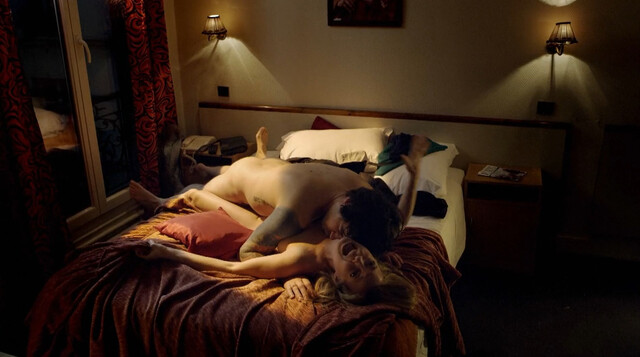 Jennifer Decker nude - Mange (2012) #2