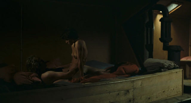 Christine Boisson nude - Seuls (1981)