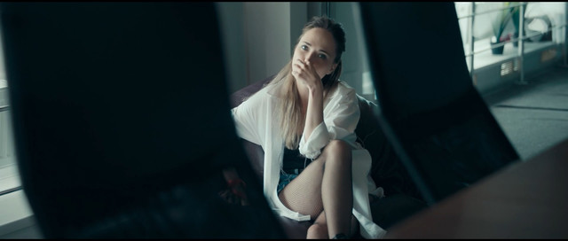 Marina Vorozhischeva sexy, Alyona Konstantinova sexy – Offline s01e01-02 (2021)