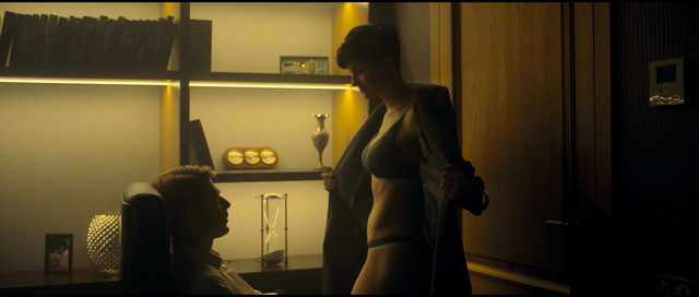 Marina Vorozhischeva sexy, Alyona Konstantinova sexy – Offline s01e01-02 (2021)