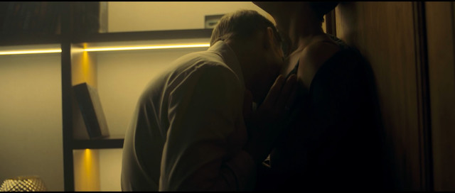 Marina Vorozhischeva sexy, Alyona Konstantinova sexy – Offline s01e01-02 (2021)