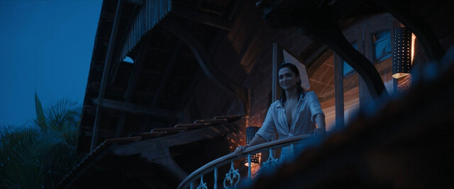 Deepika Padukone sexy, Ananya Panday sexy – Gehraiyaan (2022)