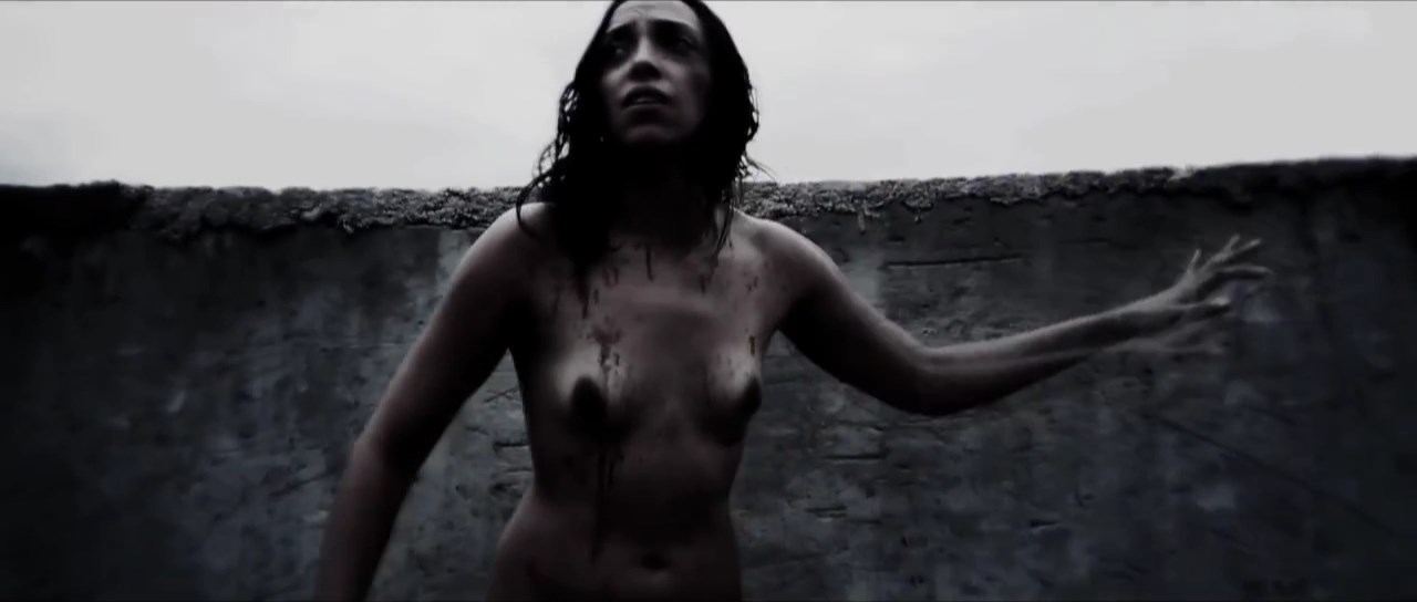 Lorena Aloli nude - A Capital dos Mortos 2 Mundo Morto (2015)