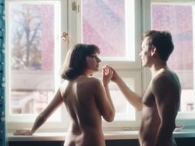 Maria Debska nude - Autumn Girl (Bo we mnie jest seks) (2021)