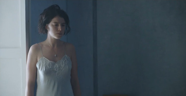 Jessie Buckley nude - Romeo & Juliet (2021)