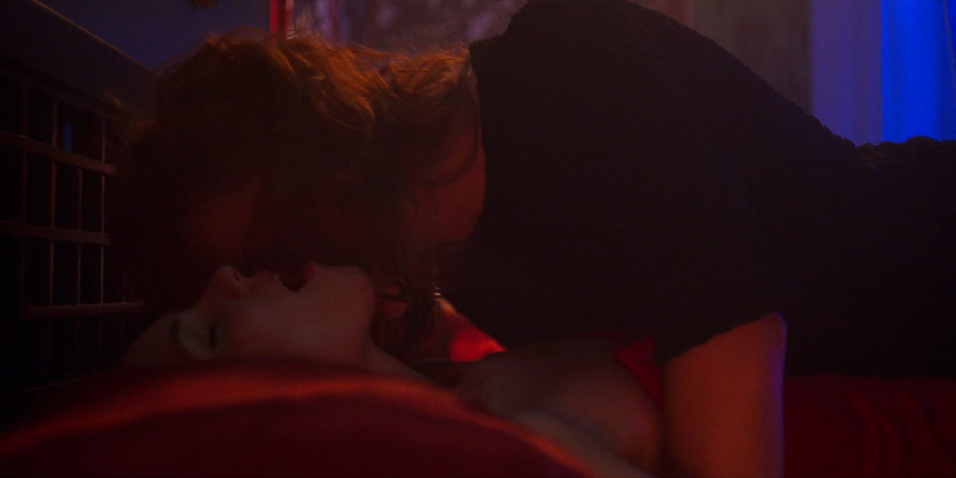 Anastasia Martin sexy, Stasya Miloslavskaya sexy – In from the Cold s01e06 (2022)