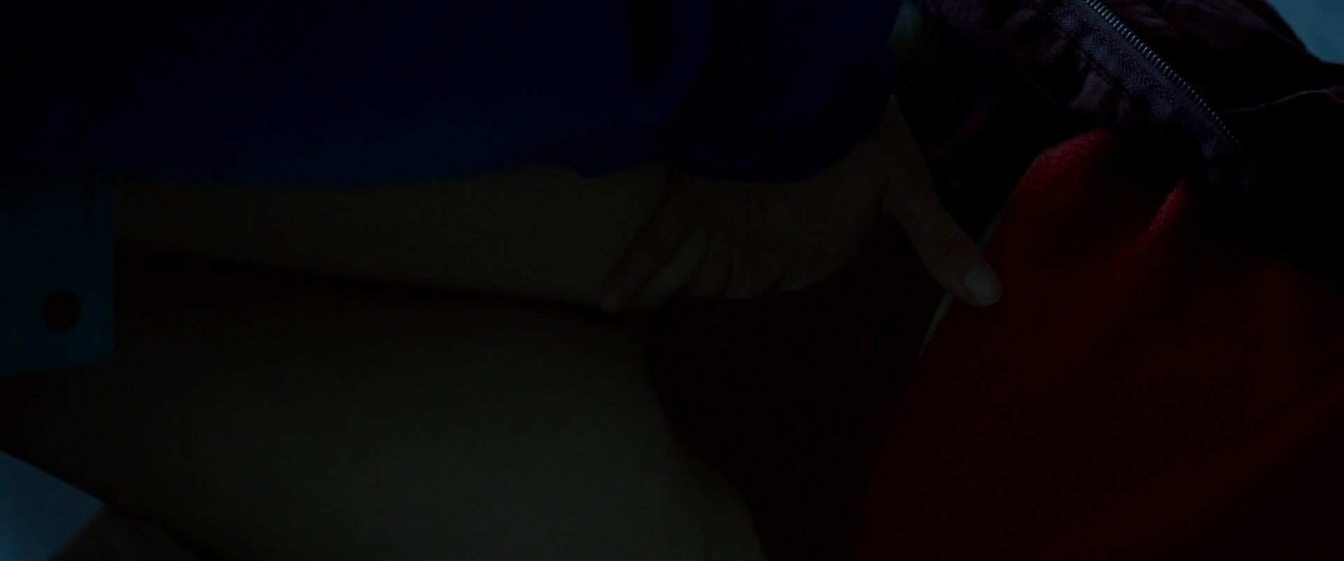 Athena Strates sexy, Marta Nieto sexy – A Perfect Enemy (Cosmetica del enemigo) (2020)