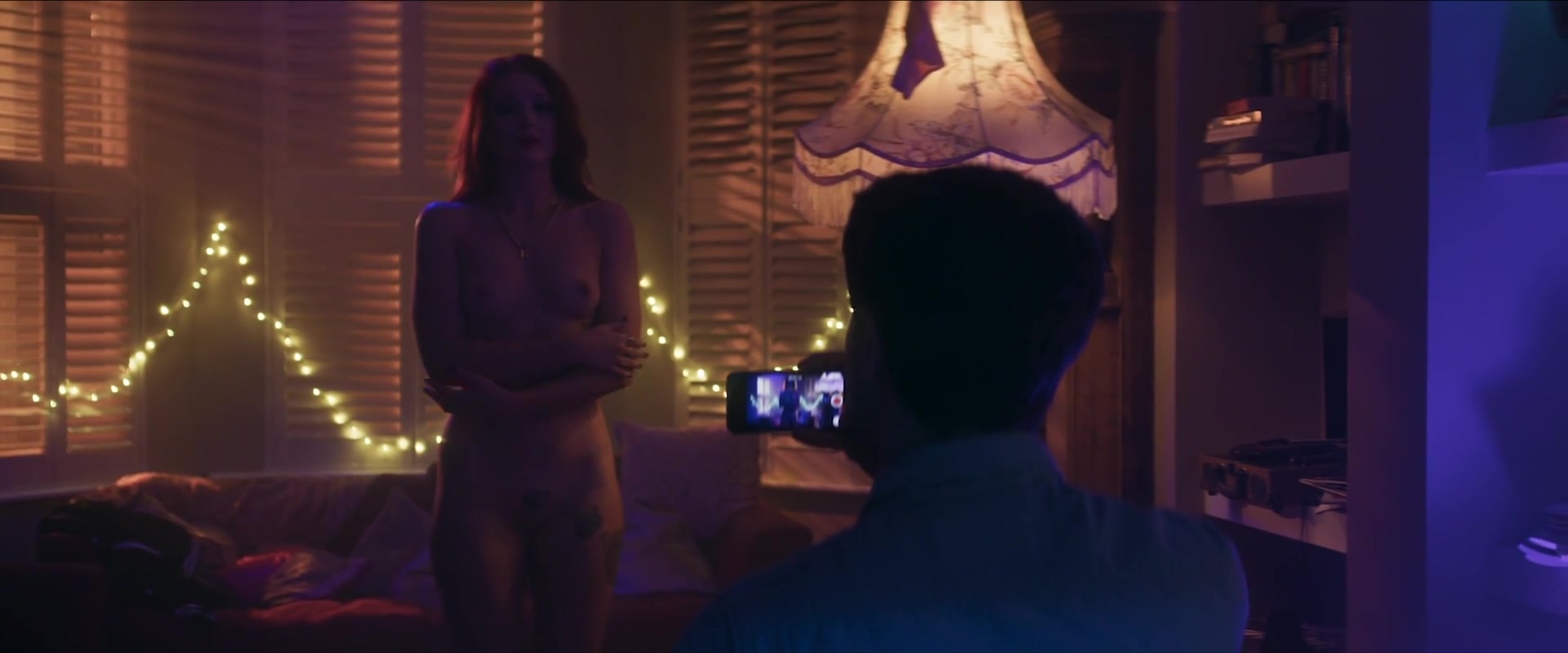 May Kelly nude - Graphic Desires (2022)