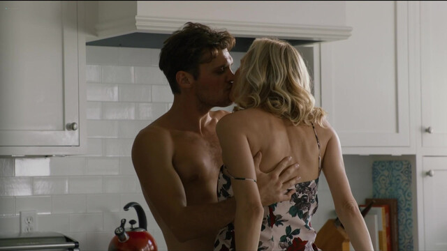 Diane Kruger sexy, Chase Sui Wonders sexy  - Out of the Blue (2022)