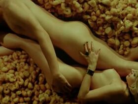 Fay Xyla nude - Honey and the pig (2005)