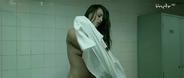 Radina Kardjilova nude - Tilt (2010)