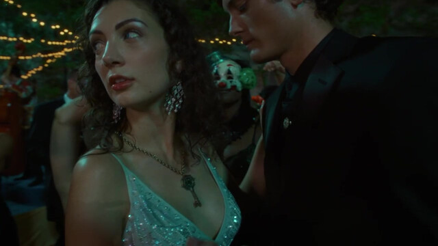 Alexandra Daddario sexy, Cameron Inman sexy - Anne Rice's Mayfair Witches s01e01 (2023)
