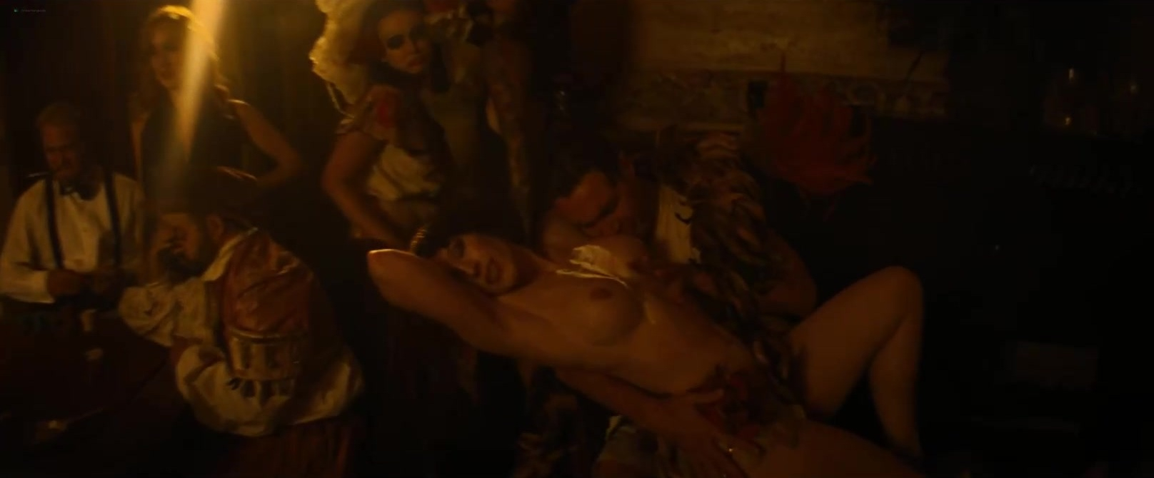 Margot robbie nude scene babylon