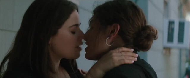 Molly Gordon sexy, Rachel Sennott sexy - Shiva Baby (2020)