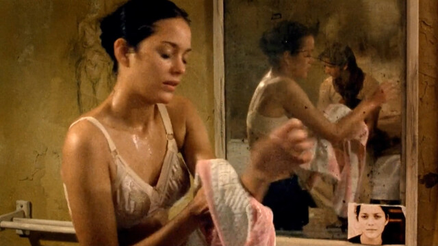 Marion Cotillard nude - Furia (1999)