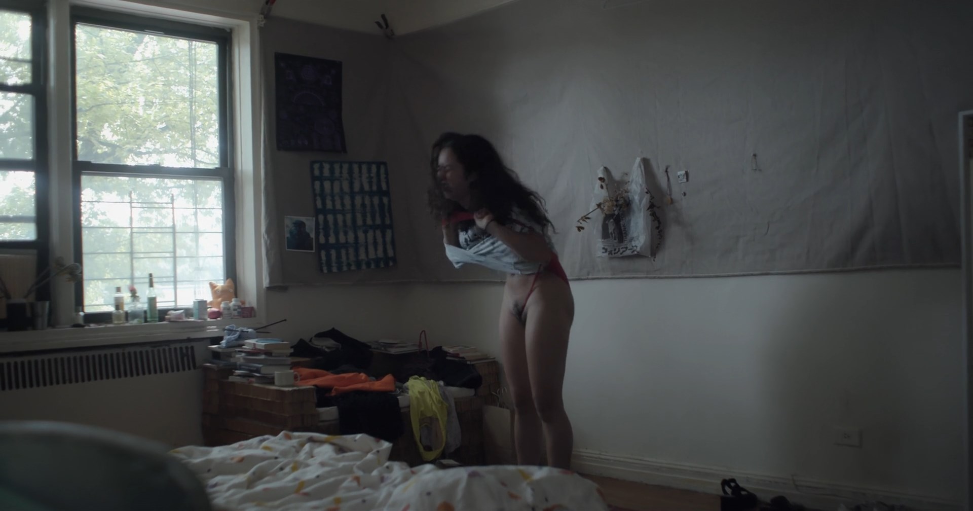 Kit Zauhar nude - Actual People (2021)