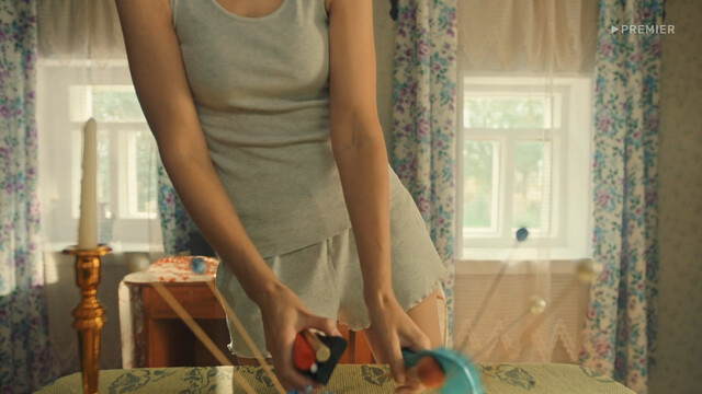 Maryana Spivak sexy, Darya Alypova sexy – Zhuki s03e13 (2022)