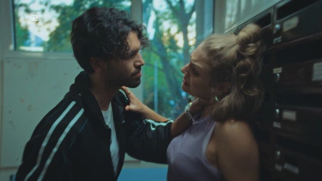 Luise Emilie Tschersich sexy, Nicola-Rabea Langrzik sexy – Blutige Anfanger s04e09 (2022)