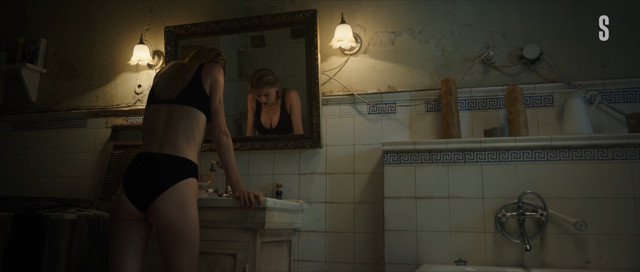 Olga Medynich sexy, Anastasiya Stezhko sexy – Vampiry sredney polosy s02e01 (2022)